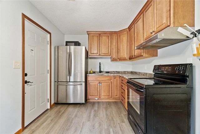 3226 Bramble Rd SW, Cedar Rapids, IA 52404