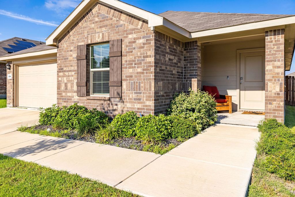 204 Asheville Street, Azle, TX 76020
