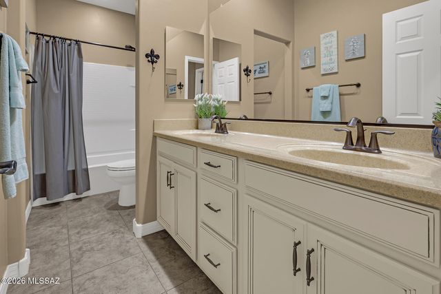 1390 E Stronghold Canyon Lane, Sahuarita, AZ 85629