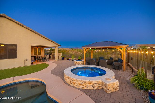1390 E Stronghold Canyon Lane, Sahuarita, AZ 85629