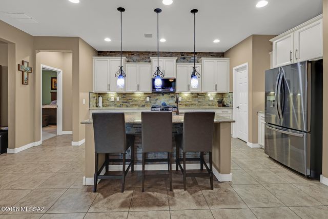 1390 E Stronghold Canyon Lane, Sahuarita, AZ 85629