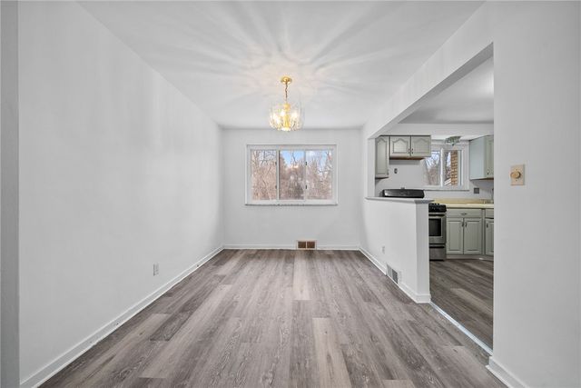 1041 Ardmore Manor Dr, Braddock Hills, PA 15221