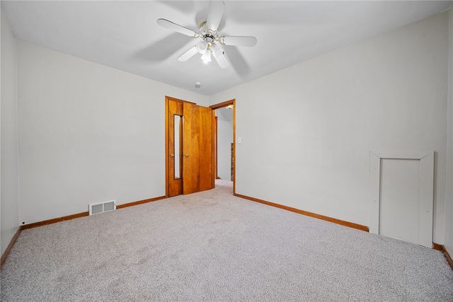 1041 Ardmore Manor Dr, Braddock Hills, PA 15221