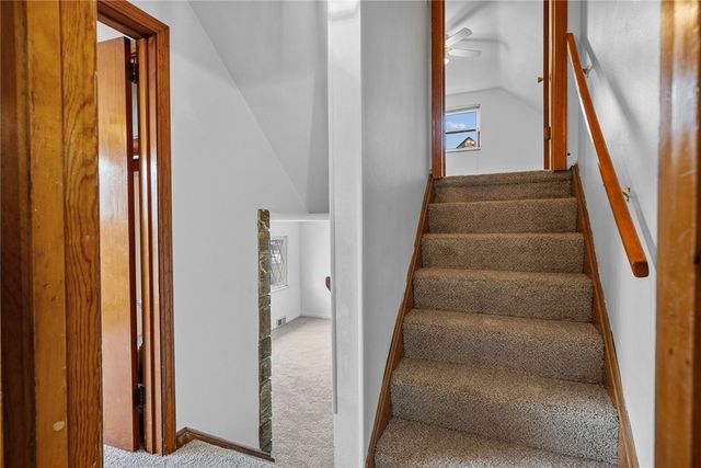 1041 Ardmore Manor Dr, Braddock Hills, PA 15221