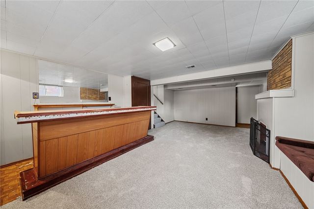 1041 Ardmore Manor Dr, Braddock Hills, PA 15221