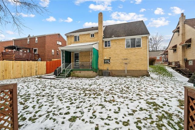 1041 Ardmore Manor Dr, Braddock Hills, PA 15221