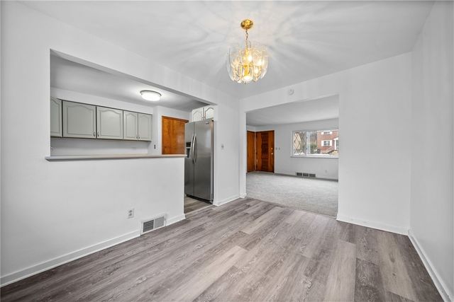 1041 Ardmore Manor Dr, Braddock Hills, PA 15221