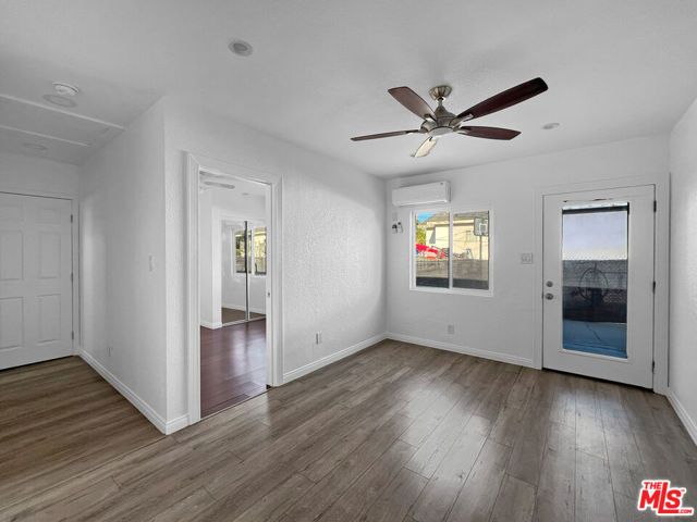 813 E Imperial Highway 3, Los Angeles, CA 90059