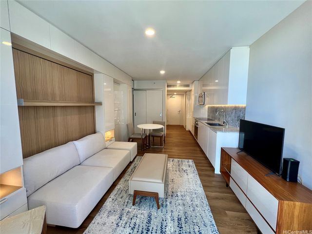 987 Queen Street 1306, Honolulu, HI 96814