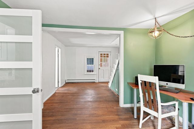 15 Putnam Road, Chelmsford, MA 01863