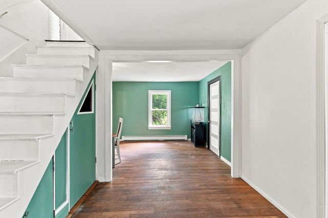 15 Putnam Road, Chelmsford, MA 01863