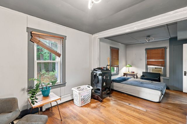 15 Putnam Road, Chelmsford, MA 01863