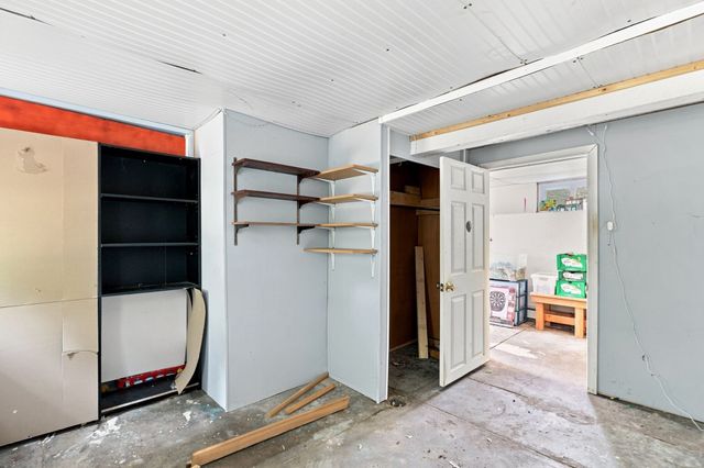 15 Putnam Road, Chelmsford, MA 01863