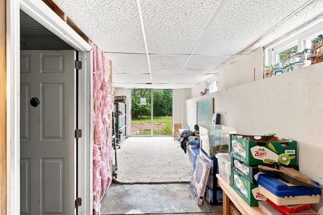 15 Putnam Road, Chelmsford, MA 01863