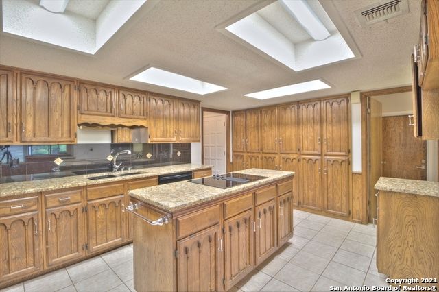 611 MORNING HILL ST, San Antonio, TX 78232
