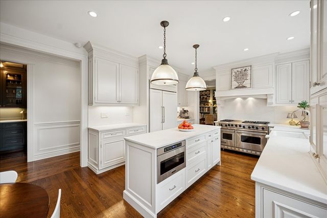 334 Woodland Avenue, Winnetka, IL 60093