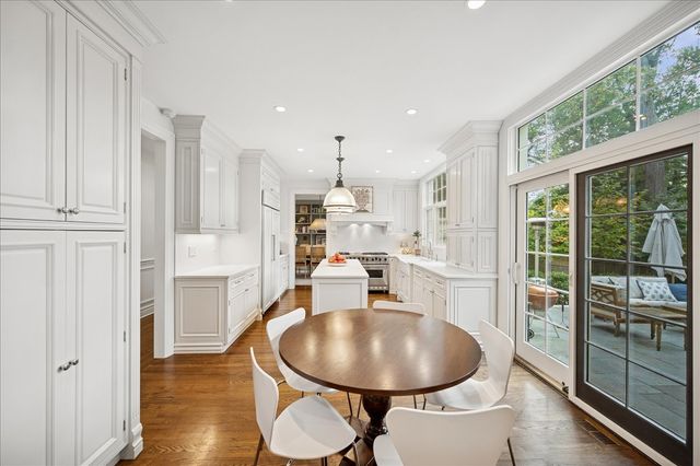 334 Woodland Avenue, Winnetka, IL 60093