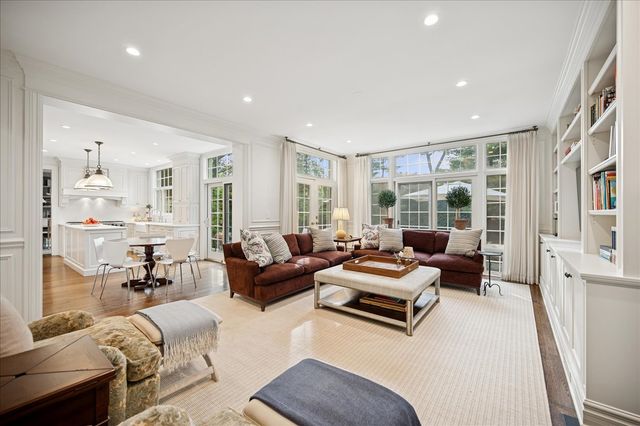 334 Woodland Avenue, Winnetka, IL 60093