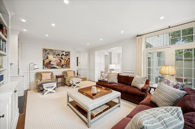 334 Woodland Avenue, Winnetka, IL 60093