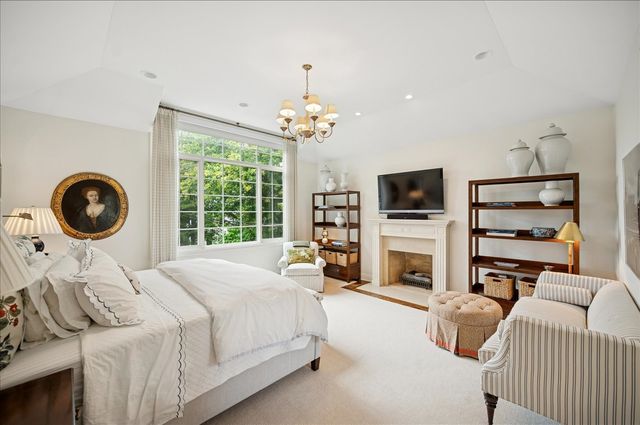 334 Woodland Avenue, Winnetka, IL 60093