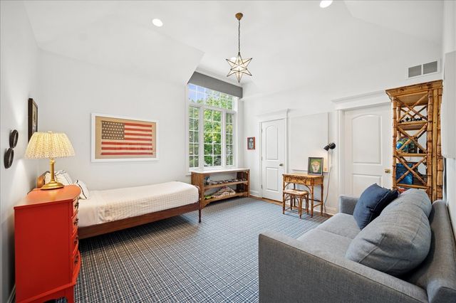 334 Woodland Avenue, Winnetka, IL 60093