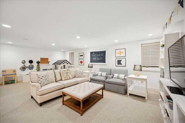 334 Woodland Avenue, Winnetka, IL 60093