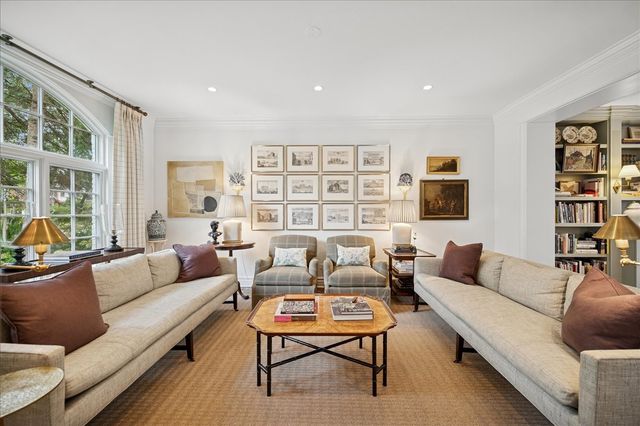 334 Woodland Avenue, Winnetka, IL 60093