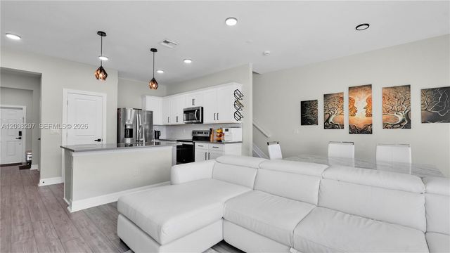 2913 Olivia Avenue, Lauderdale Lakes, FL 33311