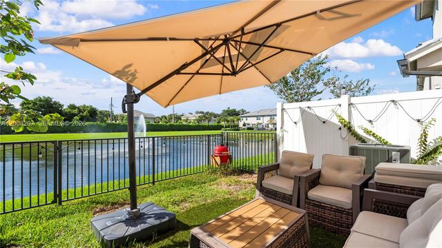 2913 Olivia Avenue, Lauderdale Lakes, FL 33311