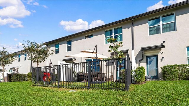 2913 Olivia Avenue, Lauderdale Lakes, FL 33311