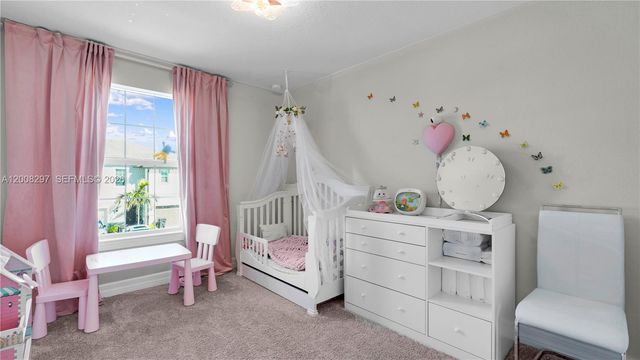 2913 Olivia Avenue, Lauderdale Lakes, FL 33311