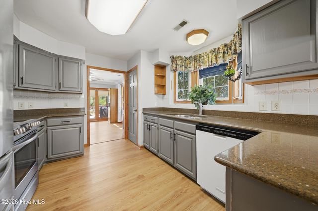 136 Simpson Road, Barco, NC 27917