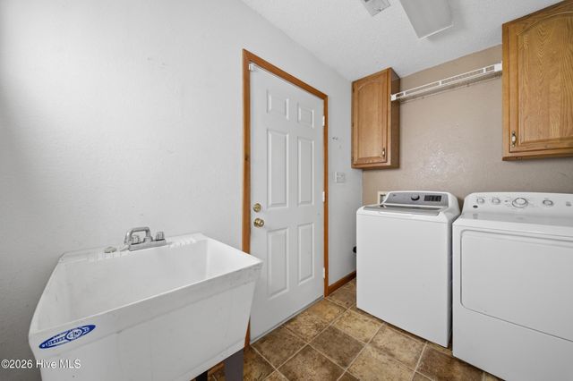 136 Simpson Road, Barco, NC 27917