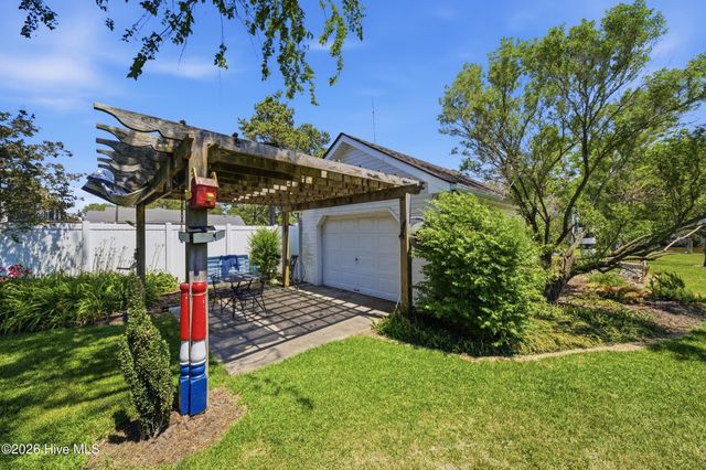 136 Simpson Road, Barco, NC 27917