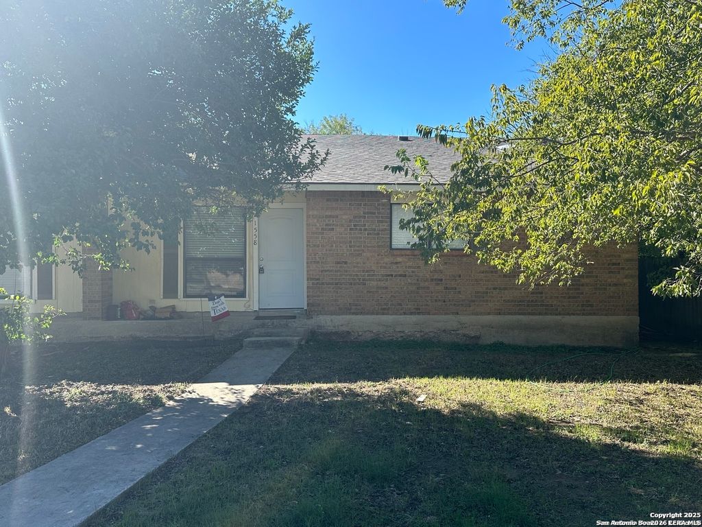 1554 Pam's Path, New Braunfels, TX 78130