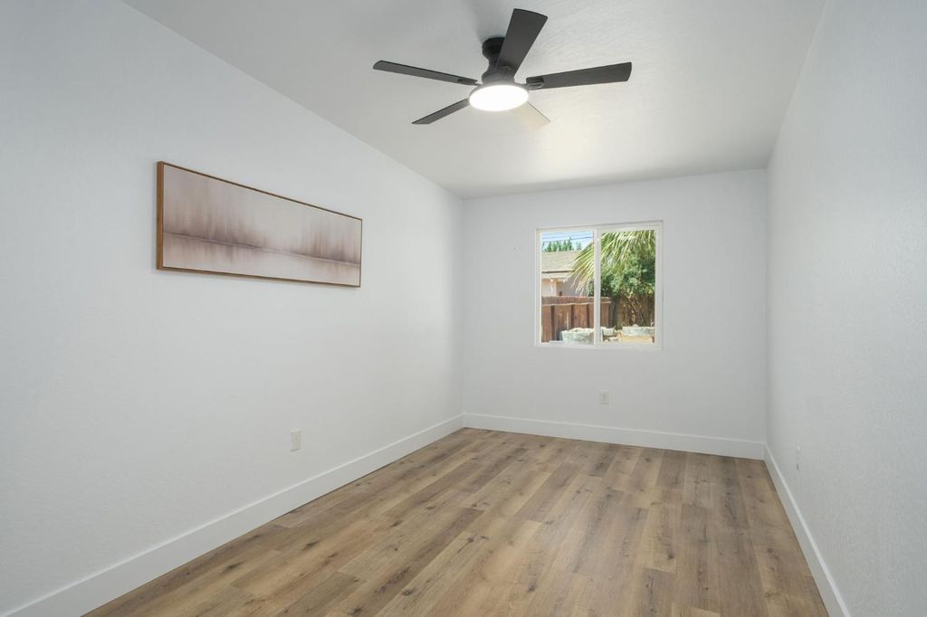 Image 12 of property listing at 3141 E Butler Avenue, Fresno, CA 93702