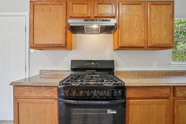 151 Trudell Dr, San Antonio, TX 78213