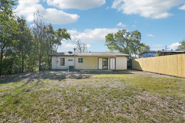 151 Trudell Dr, San Antonio, TX 78213