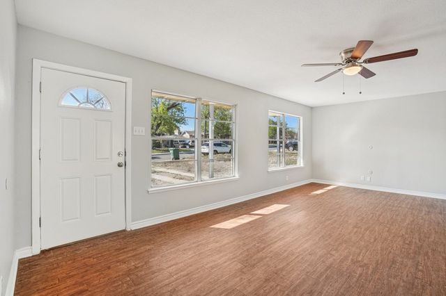 151 Trudell Dr, San Antonio, TX 78213