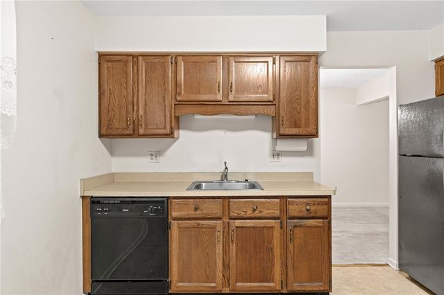 211 Pebbleview Drive, Greece, NY 14612