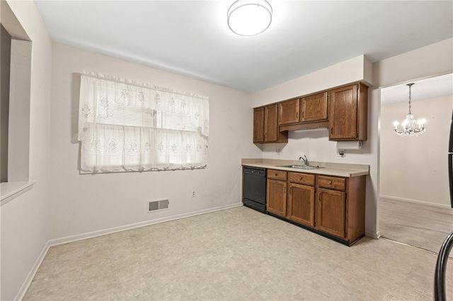 211 Pebbleview Drive, Greece, NY 14612