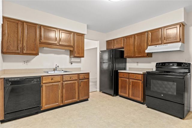 211 Pebbleview Drive, Greece, NY 14612