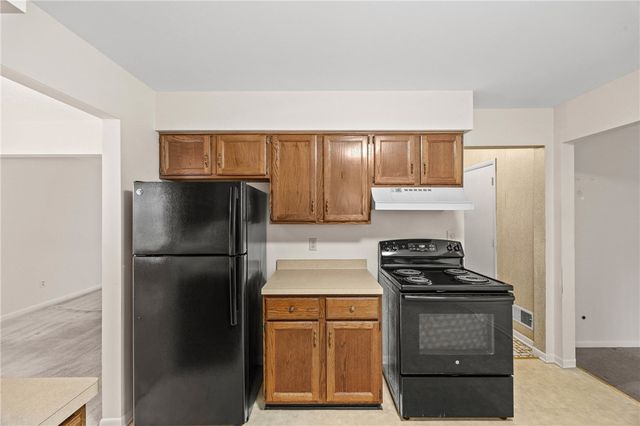 211 Pebbleview Drive, Greece, NY 14612