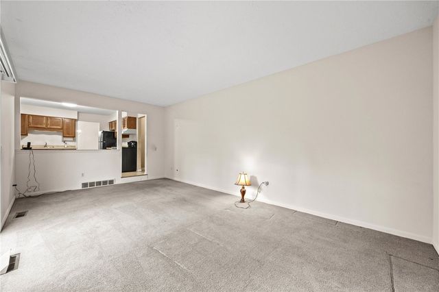 211 Pebbleview Drive, Greece, NY 14612