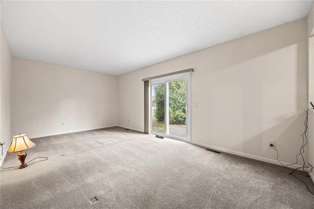 211 Pebbleview Drive, Greece, NY 14612