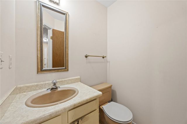 211 Pebbleview Drive, Greece, NY 14612