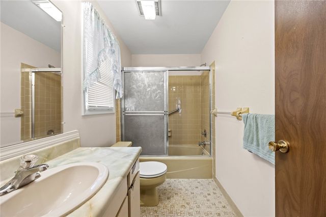 211 Pebbleview Drive, Greece, NY 14612