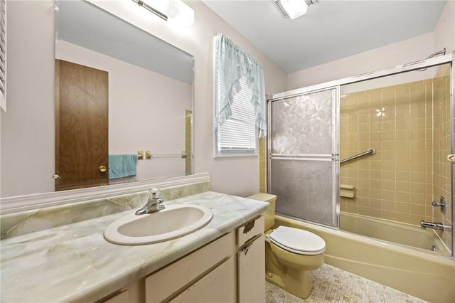 211 Pebbleview Drive, Greece, NY 14612