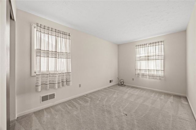 211 Pebbleview Drive, Greece, NY 14612