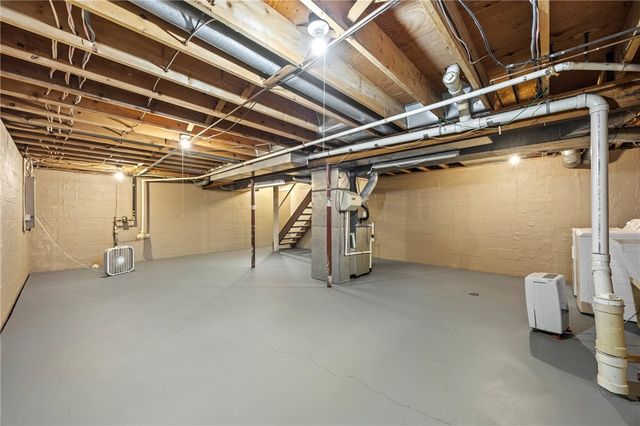 211 Pebbleview Drive, Greece, NY 14612